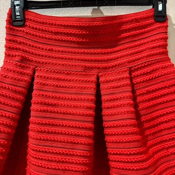 2 Piece H&M Red Skater Skirt & Matching Blazer Suit with Ribbed Pleats Size L/10 - Picture 3 of 16